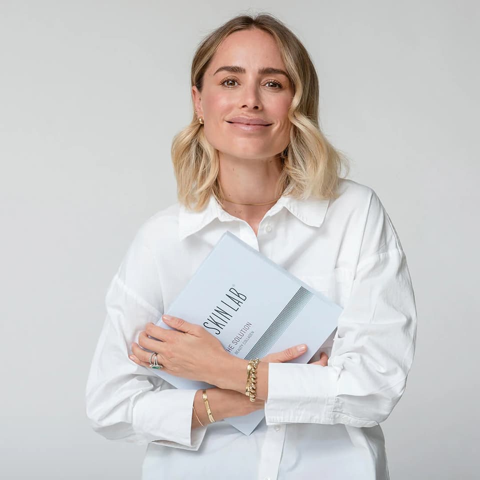 Anine Bing met The Solution verpakking